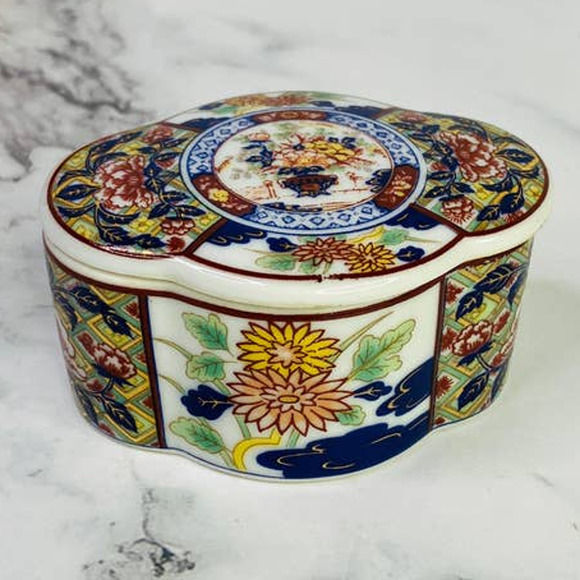 Vintage Imari Style Porcelain Trinket Box Lotus Floral Japan - Picture 3 of 9